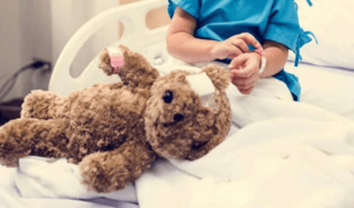 Belluno, bimba di 2 anni dimessa da ospedale muore poco dopo: indagini in corso Belluno, bimba di 2 anni dimessa da ospedale muore poco dopo: indagini in corso