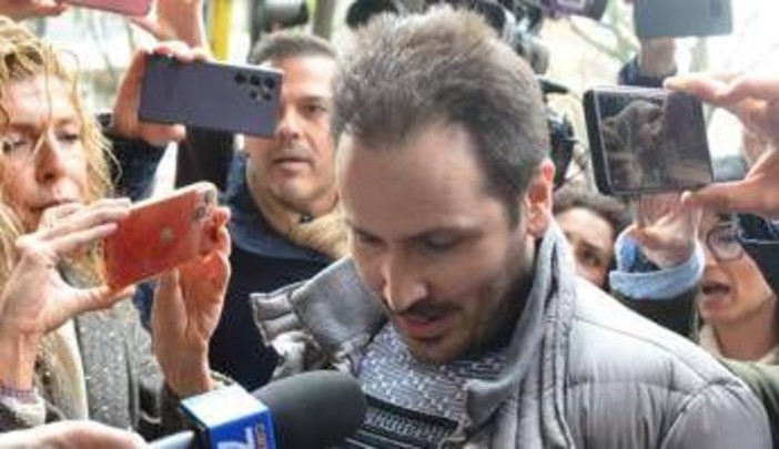 "Chiara Poggi ha respinto Sempio, lui l'ha uccisa sulle scale", le accuse della procura