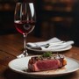 No a vino e carne rossa, il doppio divieto di Garattini a tavola No a vino e carne rossa, il doppio divieto di Garattini a tavola