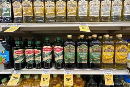 Usa, in vigore da oggi dazi del 10% sull'import