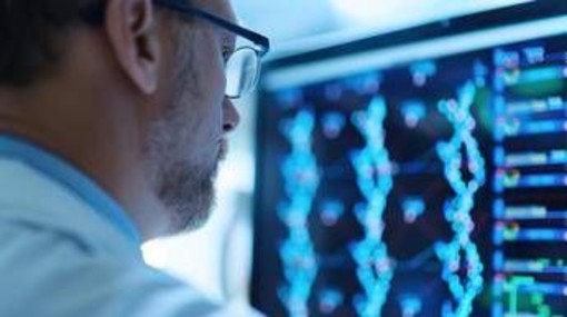 Tumori al seno, oncologo: "Test genomici utili a quasi 1 paziente su 4, ampliare fondo"