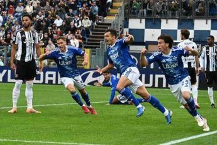 Como-Juve 2-0, Kempf e Paz stendono i bianconeri Como-Juve 2-0, Kempf e Paz stendono i bianconeri