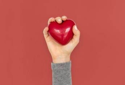 Dai denti al sonno, i 10 rischi nascosti per il cuore da scoprire ed evitare