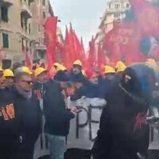 Ex Ilva, a Genova il corteo degli operai. Appello di Salis: &quot;No alla violenza&quot;