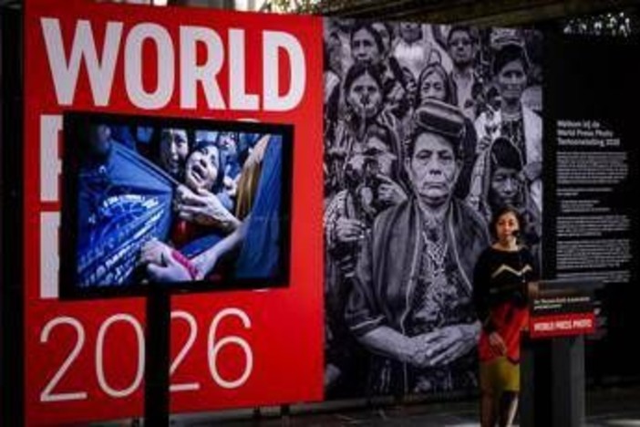 World Press Photo, la foto dell'anno è 'Separati dall'Ice'﻿