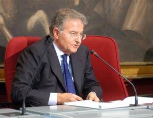 Cicchitto: "Meloni durerà 5 anni, Forza Italia sopravviverà perché serve partito anti-Salvini"