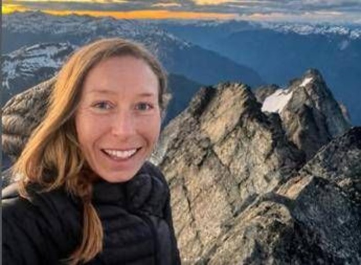 Kalie McCrystal, addio alla skyrunner dispersa sul Cervino: "Caduta mentre scendeva"