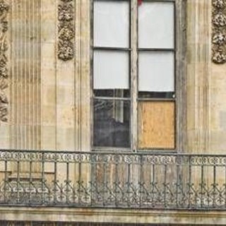 Furto al Louvre, ecco quanto valevano i gioielli della corona: la stima della procura di Parigi