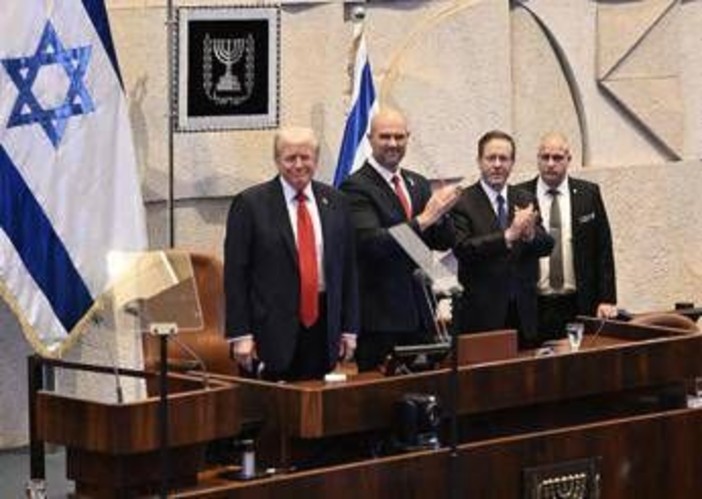 Trump alla Knesset: "Oggi alba storica per un nuovo Medio Oriente"