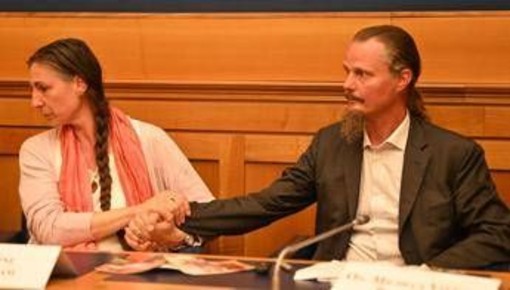 Famiglia nel bosco, la perizia psichiatrica: "Genitori inadeguati, no a ricongiungimento"