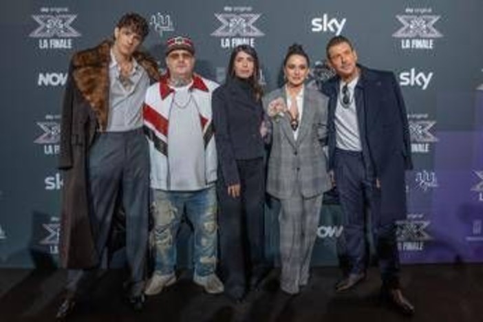 X Factor, oggi la finale a Napoli con Pausini e Derulo