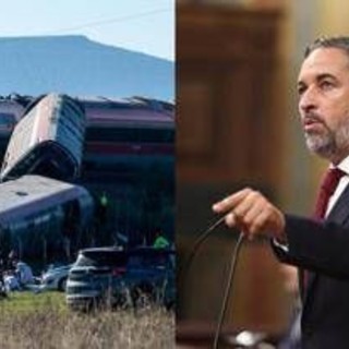 Spagna, il leader di Vox dopo l'incidente ferroviario: "Stop campagna elettorale? Siamo politici, non pagati per piangere a funerali" Spagna, il leader di Vox dopo l'incidente ferroviario: "Stop campagna elettorale? Siamo politici, non pagati per piangere a funerali"