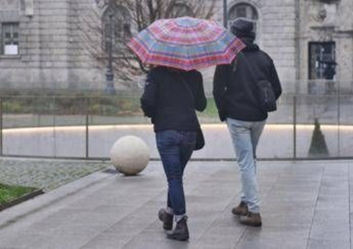 Maltempo oggi sull'Italia, è allerta. Donna dispersa a Favata, proseguono ricerche Maltempo oggi sull'Italia, è allerta. Donna dispersa a Favata, proseguono ricerche