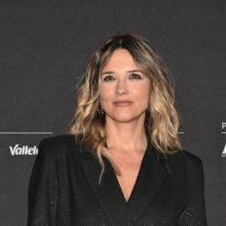 Francesca Barra nuda su sito per adulti: "Immagini create con IA"