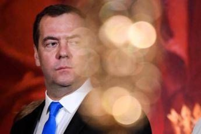 Medvedev mette nel tritacarte Merz, von der Leyen e Starmer: "Nessuno ferma la Russia" Medvedev mette nel tritacarte Merz, von der Leyen e Starmer: "Nessuno ferma la Russia"