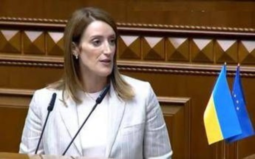 Ucraina, l'annuncio di Metsola: "Parlamento europeo aprirà sede permanente a Kiev" Ucraina, l'annuncio di Metsola: "Parlamento europeo aprirà sede permanente a Kiev"