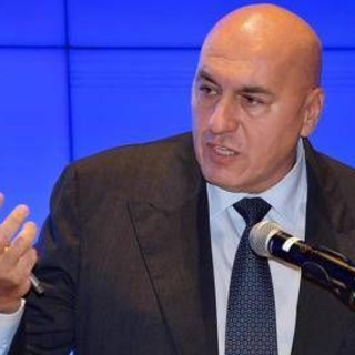 Ucraina, Crosetto: "Italiani insospettabili corrotti dalla Russia" Ucraina, Crosetto: "Italiani insospettabili corrotti dalla Russia"