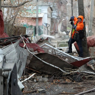 Ucraina, due morti per attacco drone russo a Dnipro