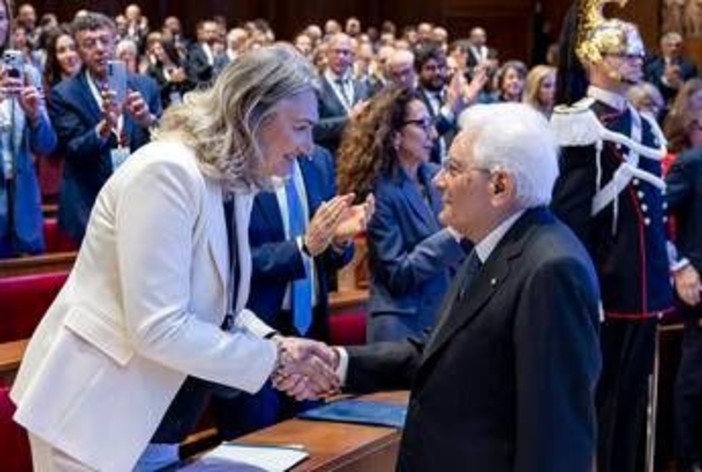 Mattarella: "Infermieri esercito del bene. Lavoro infermieri saldo punto riferimento per diritti sanciti da Costituzione" Mattarella: "Infermieri esercito del bene. Lavoro infermieri saldo punto riferimento per diritti sanciti da Costituzione"