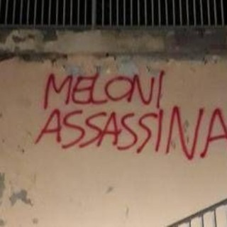 'Meloni assassina', scritta choc in centro a Castiglioncello   