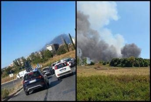 Roma, vasto incendio a Piana del Sole: fiamme verso l'aeroporto di Fiumicino