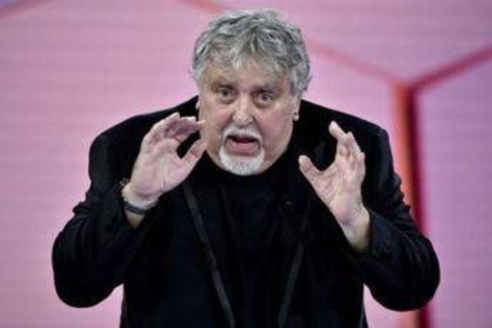 Maurizio Mattioli smentisce fake news sulla sua morte: "Ancora vivo, alla faccia vostra" Maurizio Mattioli smentisce fake news sulla sua morte: "Ancora vivo, alla faccia vostra"