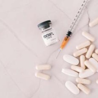 Furto Fentanyl a Roma: cos'è l'analgesico 80 volte più potente della morfina Furto Fentanyl a Roma: cos'è l'analgesico 80 volte più potente della morfina