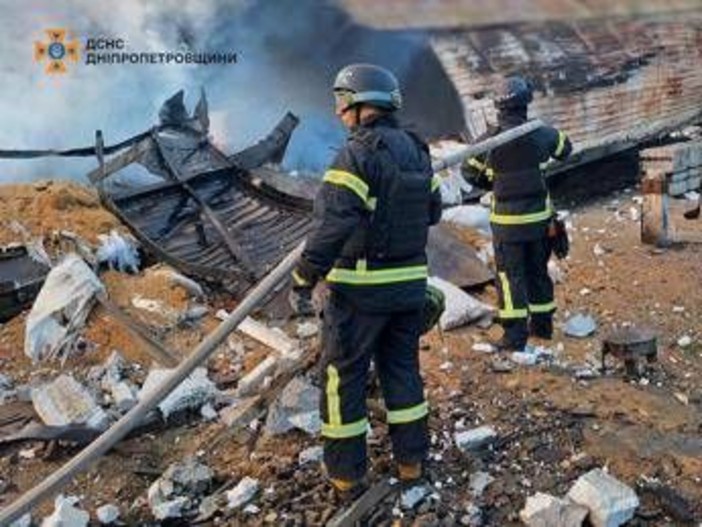 Massiccio attacco russo sull'Ucraina, Zelensky: "Impiegati 650 droni e 50 missili"