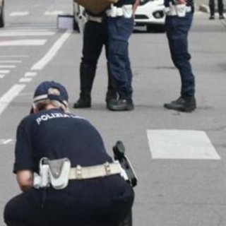 Auto pirata travolge due ragazzi a Guidonia: muore 23enne, ferito l'amico Auto pirata travolge due ragazzi a Guidonia: muore 23enne, ferito l'amico