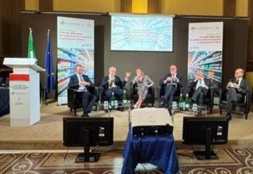 Industria, Valentini (Mimit): "Contesto complesso, servono politiche coraggiose"