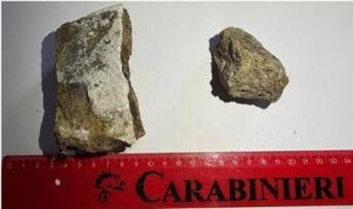 Pompei, turista americano ruba pietre dagli scavi: "Sono per ricordo" Pompei, turista americano ruba pietre dagli scavi: "Sono per ricordo"