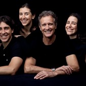 A.Benetton “La paternità mi ha arricchito, con i miei figli il dialogo è continuo” A.Benetton “La paternità mi ha arricchito, con i miei figli il dialogo è continuo”