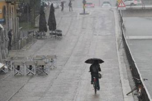 Allerta meteo gialla per temporali martedì 18 agosto: la mappa delle 7 regioni a rischio maltempo