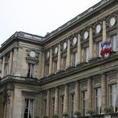 Ambasciatore Usa convocato non si presenta, l'indignazione di Parigi Ambasciatore Usa convocato non si presenta, l'indignazione di Parigi