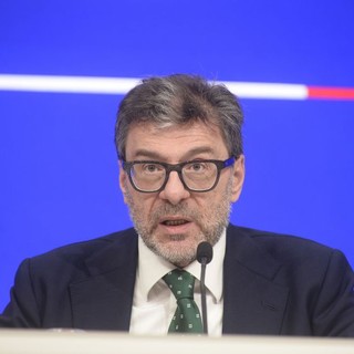 Giorgetti “Il turismo sostiene il Pil, crescita lineare”