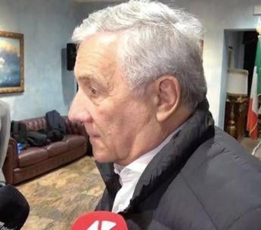 Studenti palestinesi arrivano a Ciampino, Tajani: "Aperto corridoio universitario per formare loro futura classe dirigente"