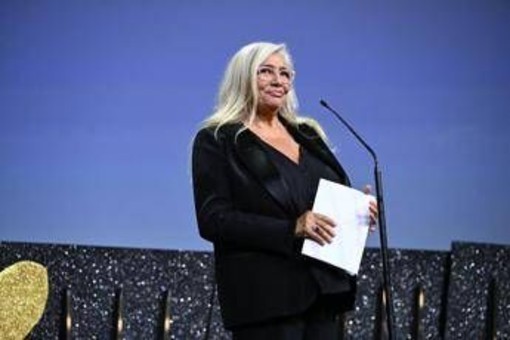 Mara Venier compie 75 anni, il mondo dello spettacolo fa gli auguri alla 'zia d'Italia'