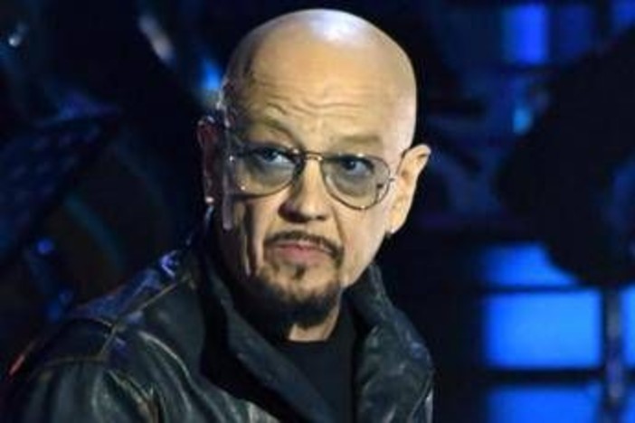 Enrico Ruggeri: "Cantanti di oggi tutte brave ma senza spessore"