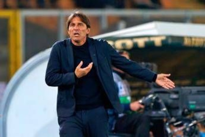 Napoli, Conte attacca l'Inter: "Presidenti vogliono condizionare, non siamo scemi"