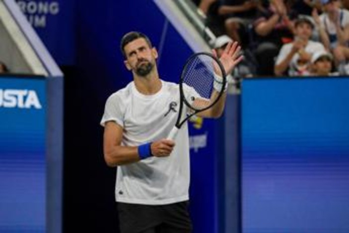Djokovic, allenamento e applausi: che show a New York Djokovic, allenamento e applausi: che show a New York