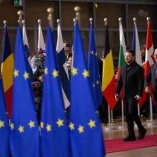 Ucraina, Ue approva nuove sanzioni contro la Russia. Zelensky: "Più pressione per cessate il fuoco"