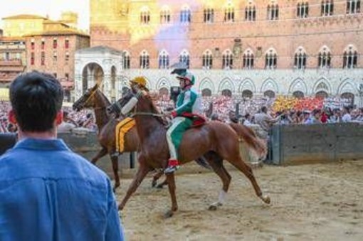 Palio di Siena, oggi l'Assunta: orario, cavalli, fantini e dove vederlo in tv Palio di Siena, oggi l'Assunta: orario, cavalli, fantini e dove vederlo in tv