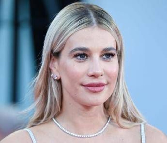 Foto figlia minore sui social, udienza per Clizia Incorvaia il 17 dicembre