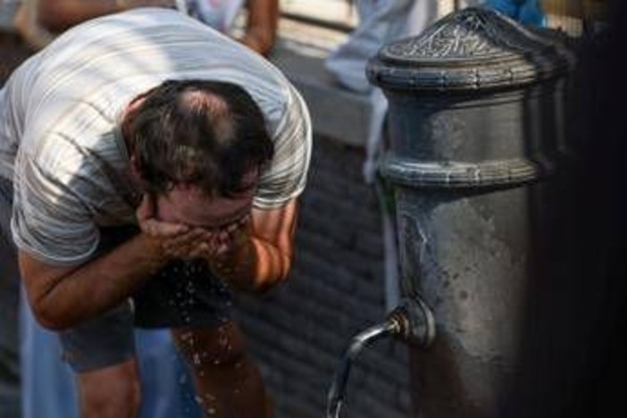 Escalation di afa sull'Italia, oggi 16 città in massima allerta caldo Escalation di afa sull'Italia, oggi 16 città in massima allerta caldo