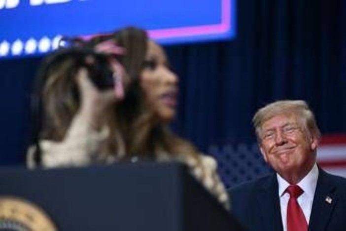 Trump 'apre' a Nicki Minaj portavoce della Casa Bianca: "Buona idea, ci penserò"