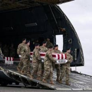 Iran, la rivelazione: "Almeno 22 soldati Usa morti, più di quanto ammesso" Iran, la rivelazione: "Almeno 22 soldati Usa morti, più di quanto ammesso"