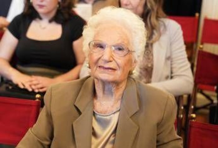 Frasi d'odio contro Liliana Segre, gip condanna la scrittrice Cecilia Parodi