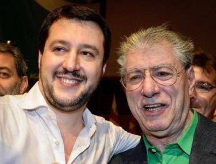 Salvini e l'addio a Umberto Bossi: "Mi hai cambiato la vita, ti saluto con gratitudine" Salvini e l'addio a Umberto Bossi: "Mi hai cambiato la vita, ti saluto con gratitudine"