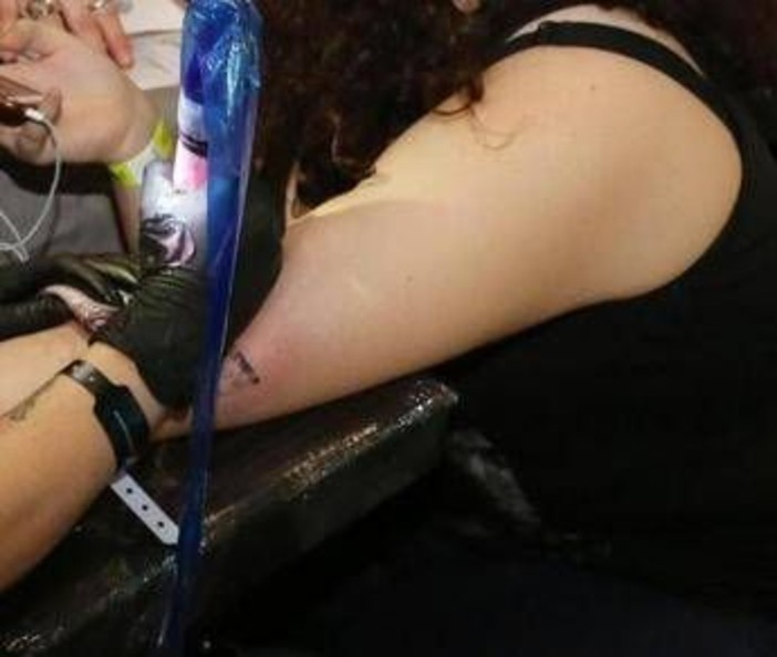 Tatuaggi pericolosi? L'effetto sul sistema immunitario e i rischi: lo studio Tatuaggi pericolosi? L'effetto sul sistema immunitario e i rischi: lo studio