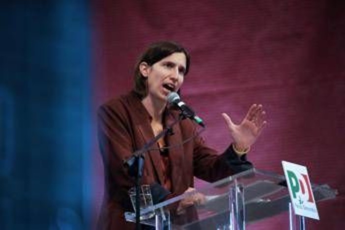 Schlein, attacco choc della consigliera Lega con frase su Modena. Meloni: "Parole inaccettabili"